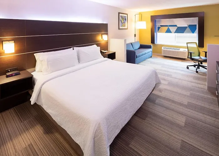 Hotel Express & Chicago West - St Charles By Ihg