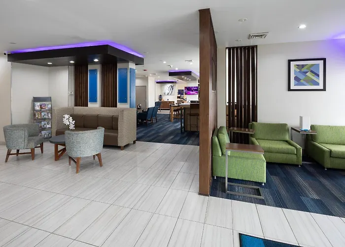 Hotel Express & Chicago West - St Charles By Ihg Saint Charles