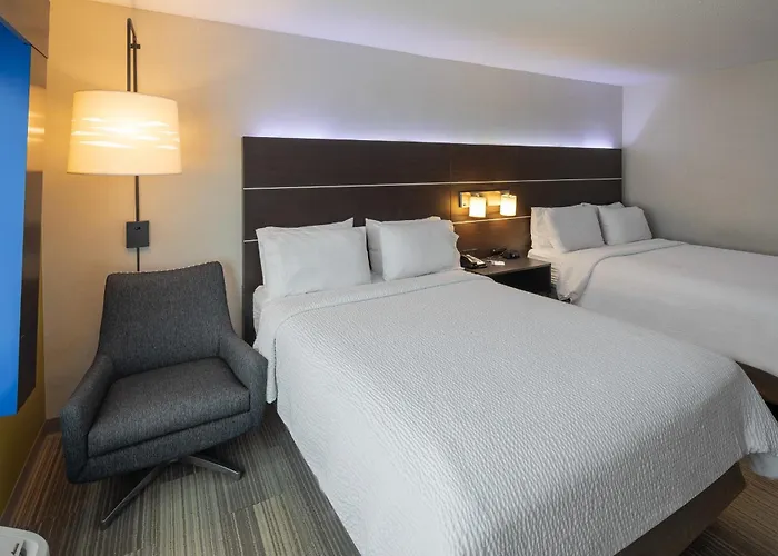 Express & Chicago West - St Charles By Ihg