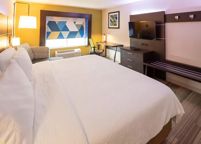 Hotel Express & Chicago West - St Charles By Ihg