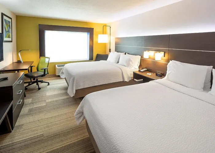 Hotel Express & Chicago West - St Charles By Ihg 2*