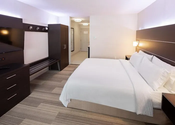 Hotel Express & Chicago West - St Charles By Ihg Saint Charles