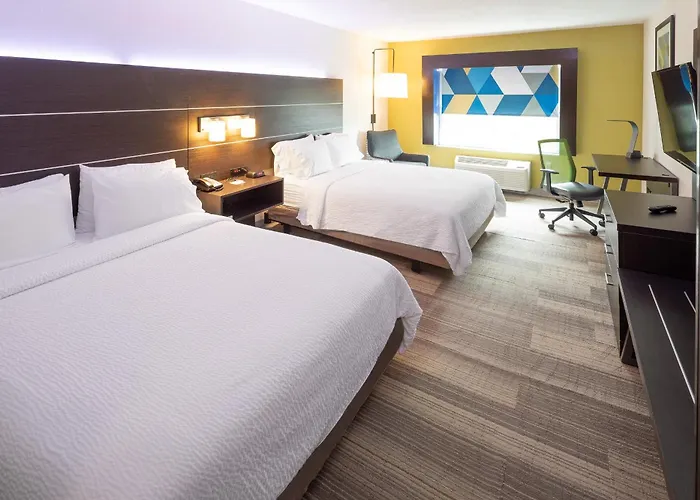 Express & Chicago West - St Charles By Ihg 2*