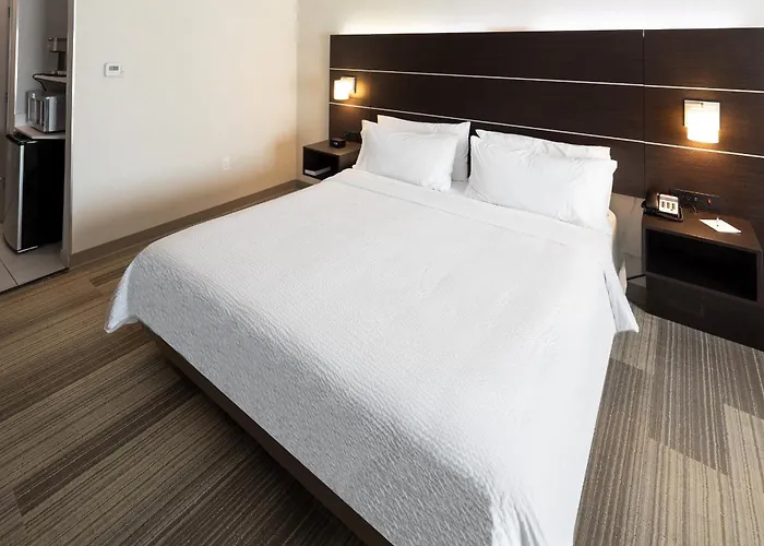 Express & Chicago West - St Charles By Ihg 2* Saint Charles