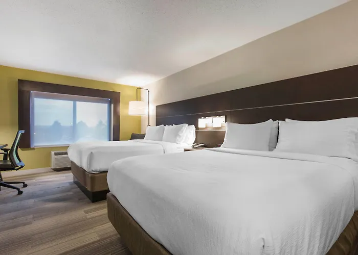 Express & Chicago West - St Charles By Ihg Hotel 2*