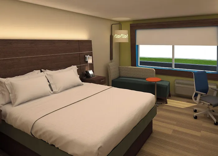 Express & Chicago West - St Charles By Ihg Saint Charles