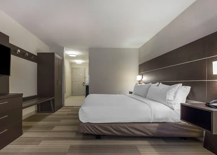 Express & Chicago West - St Charles By Ihg