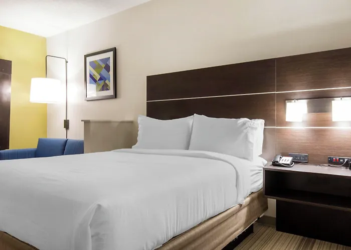 Express & Chicago West - St Charles By Ihg