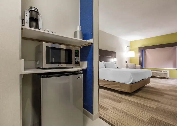 Express & Chicago West - St Charles By Ihg