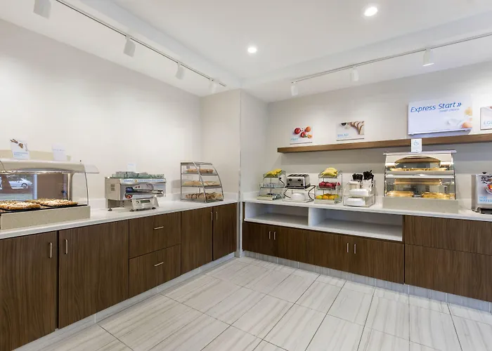 Express & Chicago West - St Charles By Ihg Hotel Saint Charles