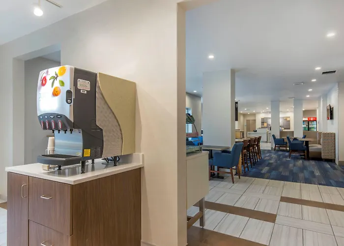 Express & Chicago West - St Charles By Ihg Hotel Saint Charles