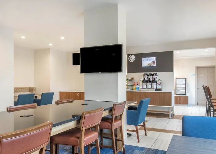 Express & Chicago West - St Charles By Ihg 2*