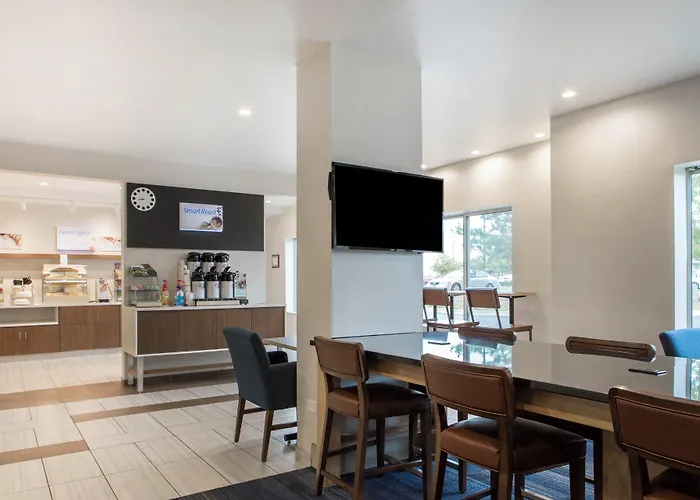 Express & Chicago West - St Charles By Ihg Hotel 2*