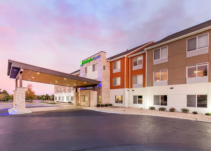 Express & Chicago West - St Charles By Ihg Saint Charles