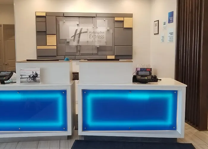 Express & Chicago West - St Charles By Ihg Saint Charles