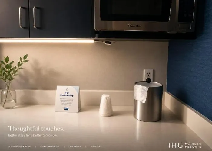 Express & Chicago West - St Charles By Ihg Saint Charles